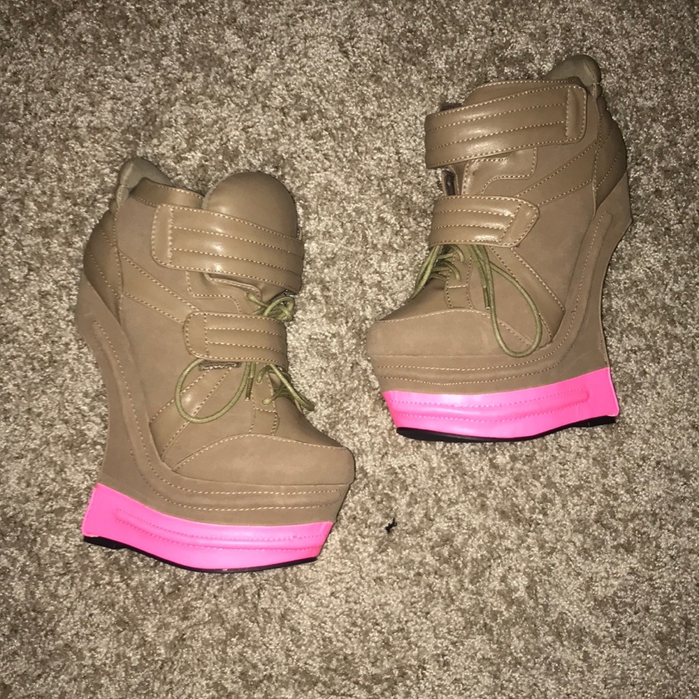 Neon Pink 💅🏽
